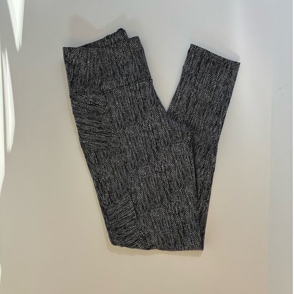 Athleta Delancey Textured Moto Tight Womens Black White Ankle Zip Size Small - Picture 1 of 9